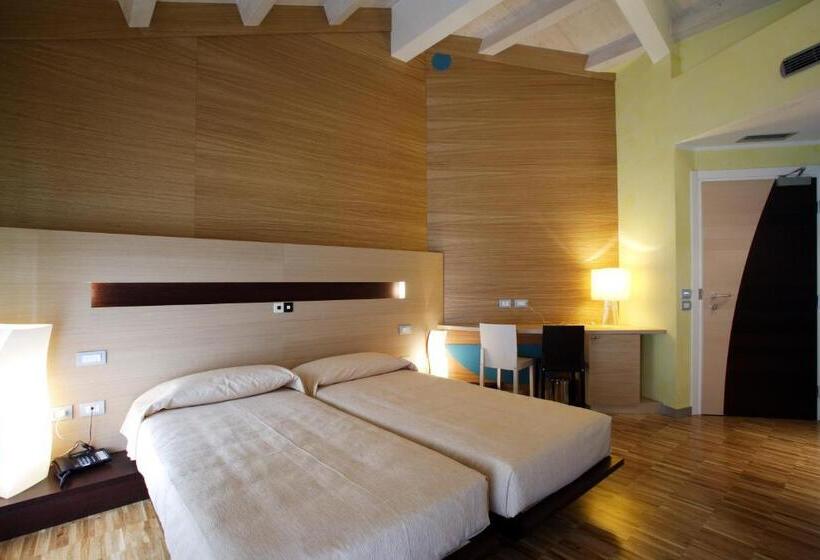 اتاق سوپریور, Allegria