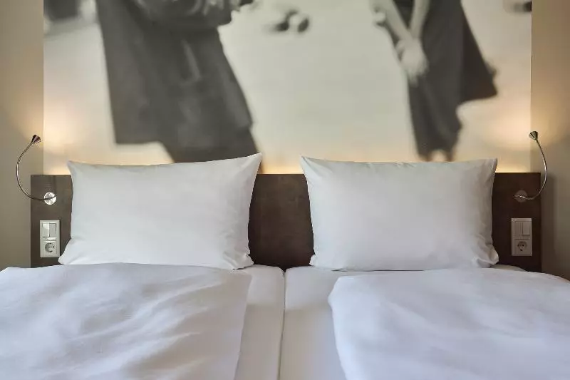 اتاق استاندارد با چشم‌انداز دریا, Auberge Discovery Bay Hong Kong