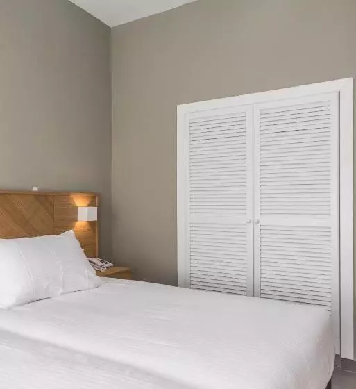 Studio Standard, Creta Elena