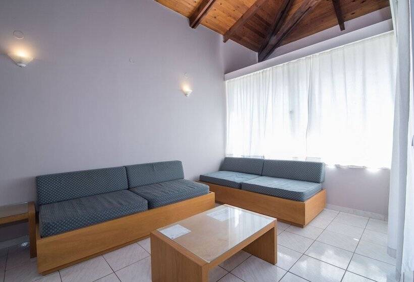 2ベッドルームアパートメント, Creta Elena