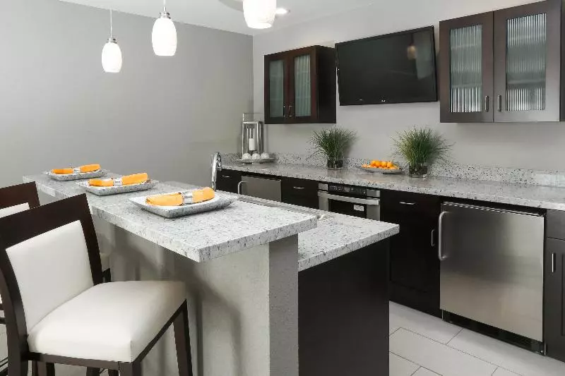 エクゼクティブスイート, Holiday Inn And Suites East Peoria, An Ihg