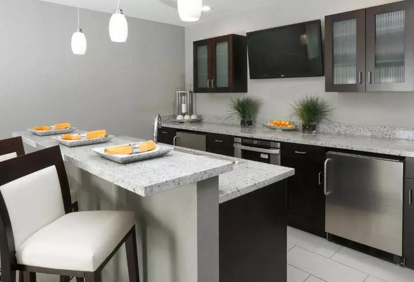 エクゼクティブスイート, Holiday Inn And Suites East Peoria, An Ihg