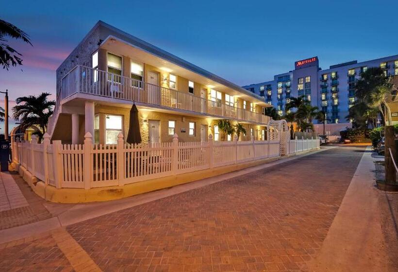 Номер Deluxe, Laguna Blu Beach