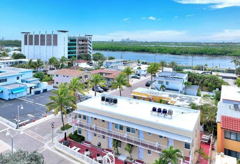 Четырехместный Номер Deluxe, Laguna Blu Beach