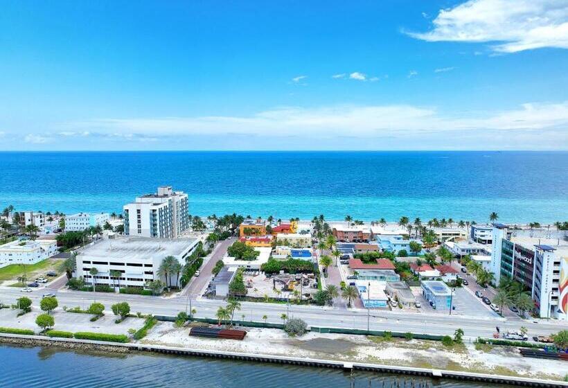 Четырехместный Номер Deluxe, Laguna Blu Beach