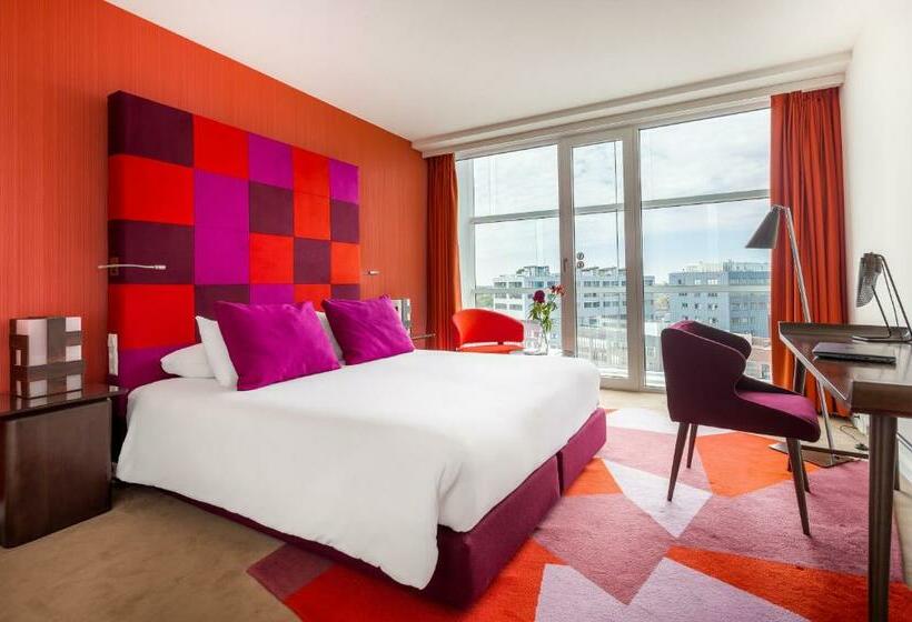 标准间, Room Mate Aitana