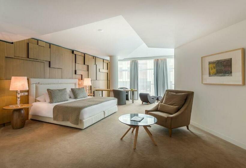 Suite, Room Mate Aitana