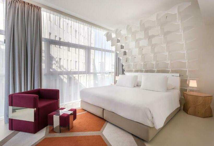 小型套房, Room Mate Aitana