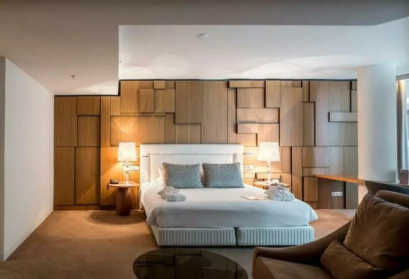 Suite, Room Mate Aitana