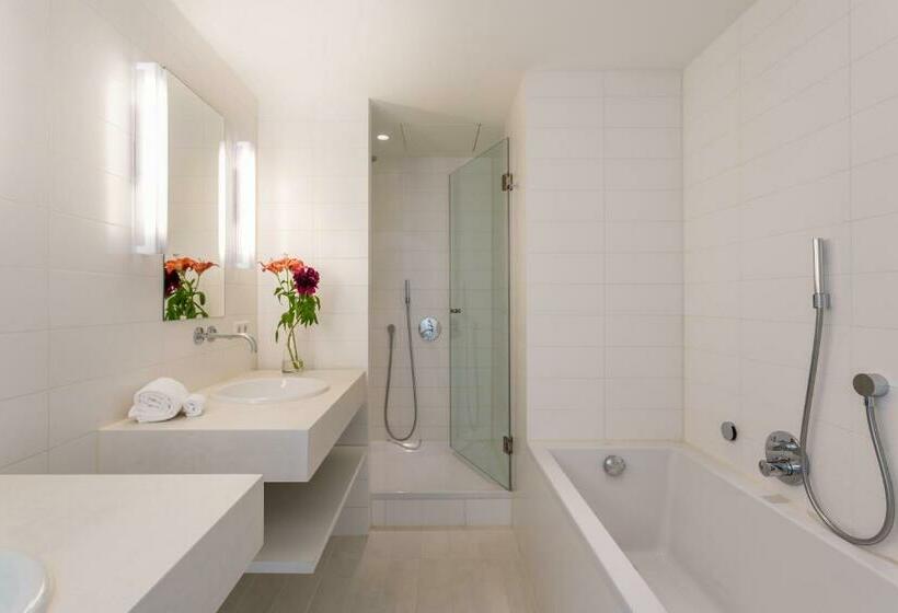 小型套房, Room Mate Aitana