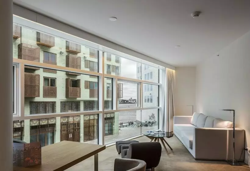 Suite, Room Mate Aitana