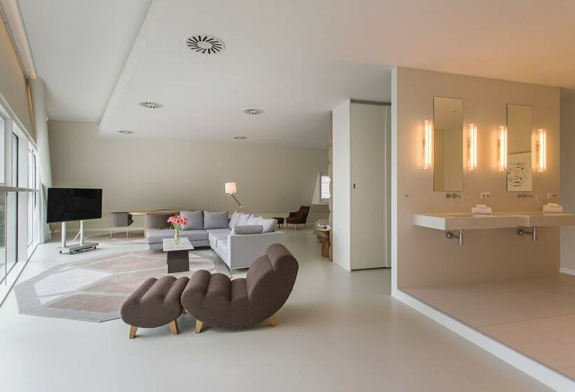 Suite, Room Mate Aitana