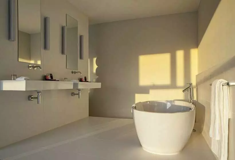 Suite, Room Mate Aitana