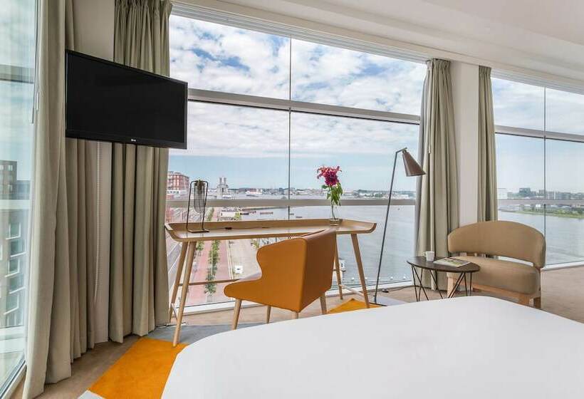 行政房间, Room Mate Aitana