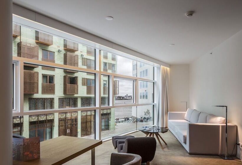 Suite, Room Mate Aitana