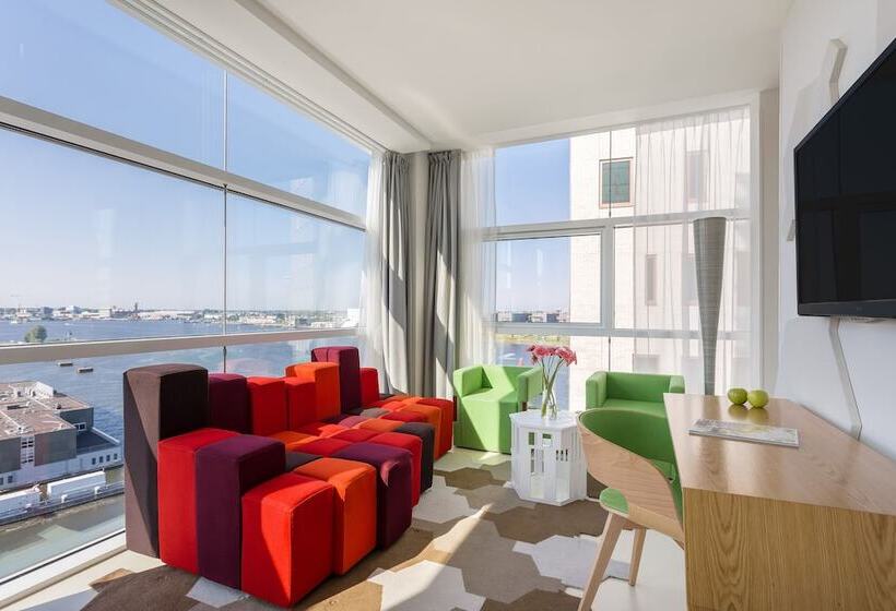 小型套房, Room Mate Aitana