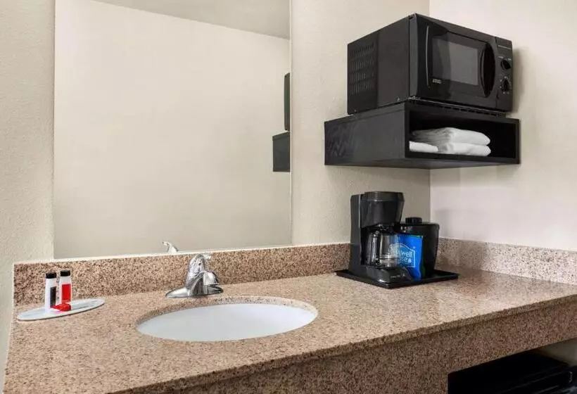 Standard-invahuone King-vuode, Travelodge By Wyndham Mcalester