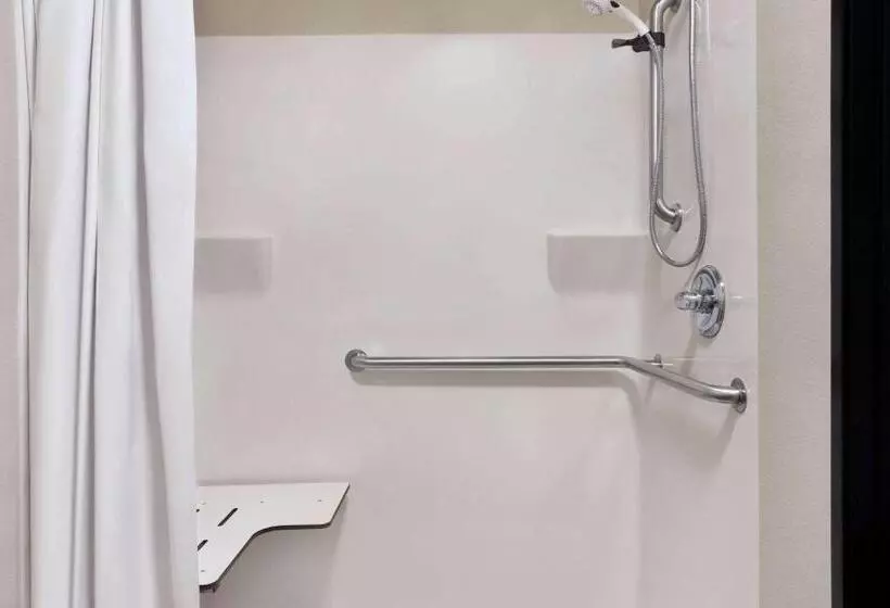 Standard-invahuone King-vuode, Travelodge By Wyndham Mcalester
