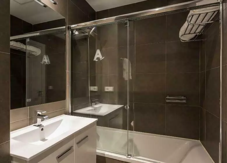 スタンダードスタジオ, Mon Suites Catedral