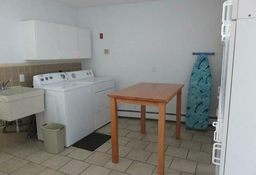 4间卧室的房子, The Even Tide