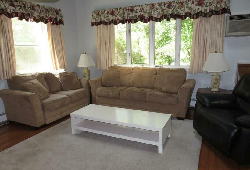 4间卧室的房子, The Even Tide