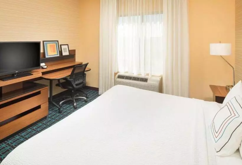 身障者適用キングサイズベッドルーム, Fairfield By Marriott Inn & Suites Knoxville Turkey Creek