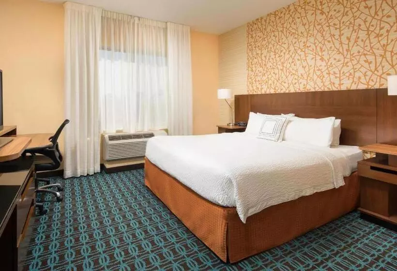 身障者適用キングサイズベッドルーム, Fairfield By Marriott Inn & Suites Knoxville Turkey Creek
