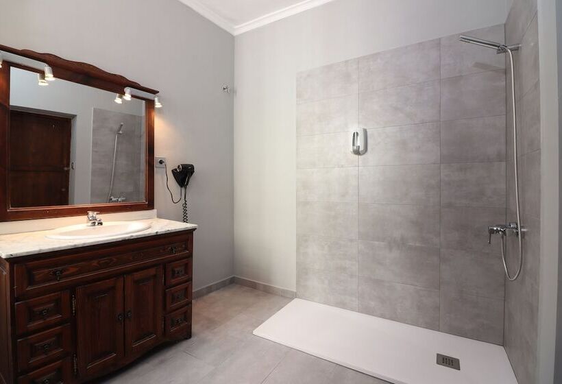 تختخواب در اتاق مشترک, Feel Hostels City Center