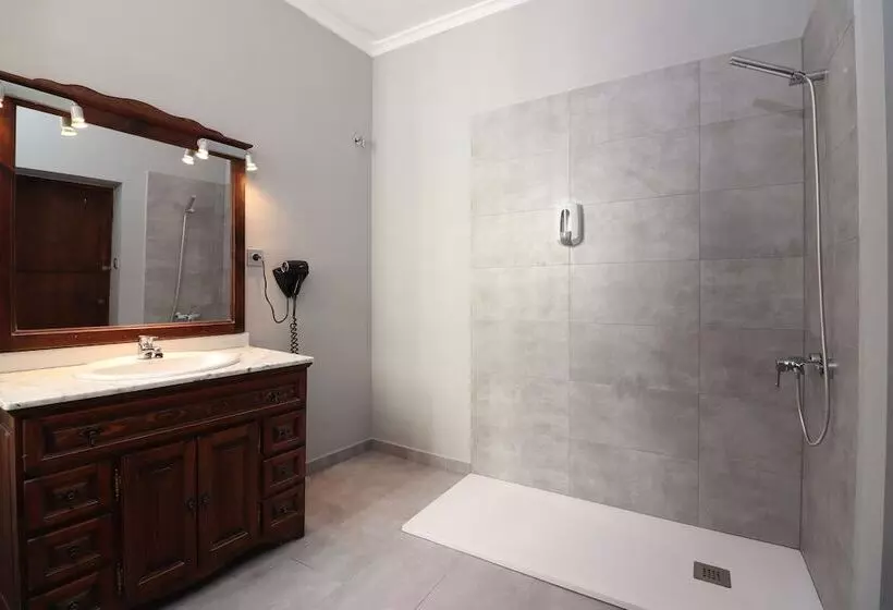 تختخواب در اتاق مشترک, Feel Hostels City Center
