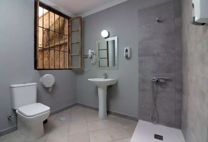 تختخواب در اتاق مشترک, Feel Hostels City Center