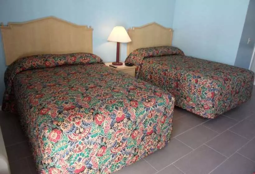 ２ダブルベッドのスタンダードルーム, Franklin Terrace Motel