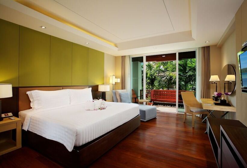 Номер Premium Вид на Бассейн, Graceland Khaolak Beachfront Resort