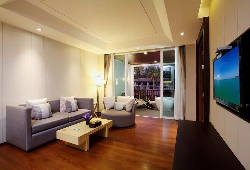 プールビュースイート, Graceland Khaolak Beachfront Resort