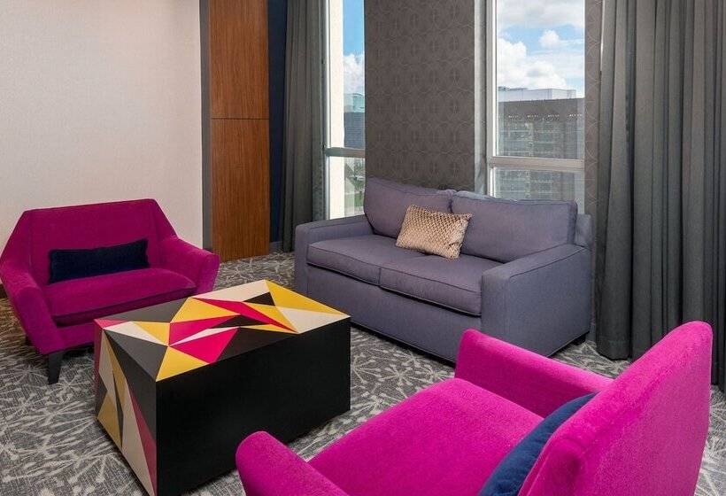 Люкс, Aloft Orlando Downtown
