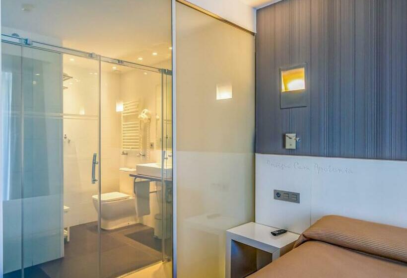 标准间, Apolonia Soria