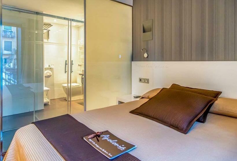 标准间, Apolonia Soria