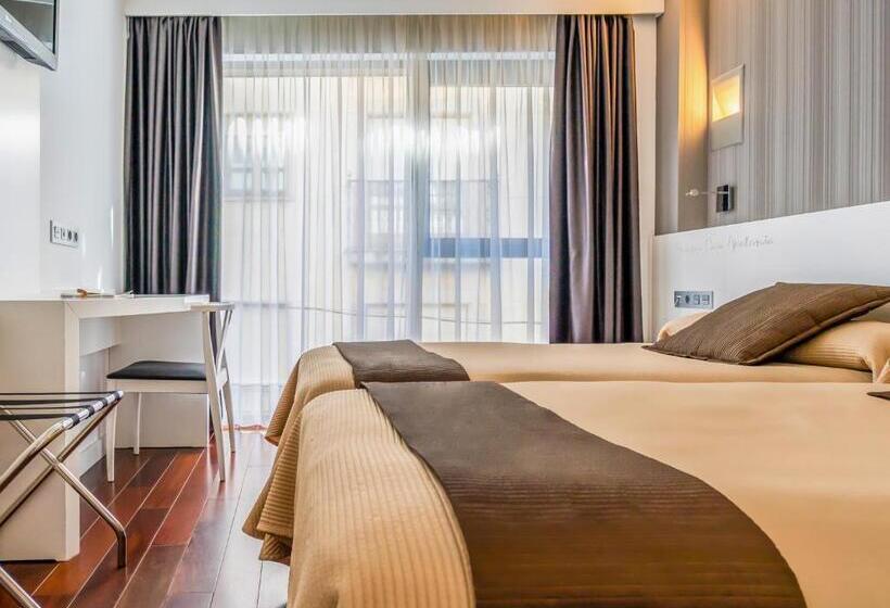 标准间, Apolonia Soria