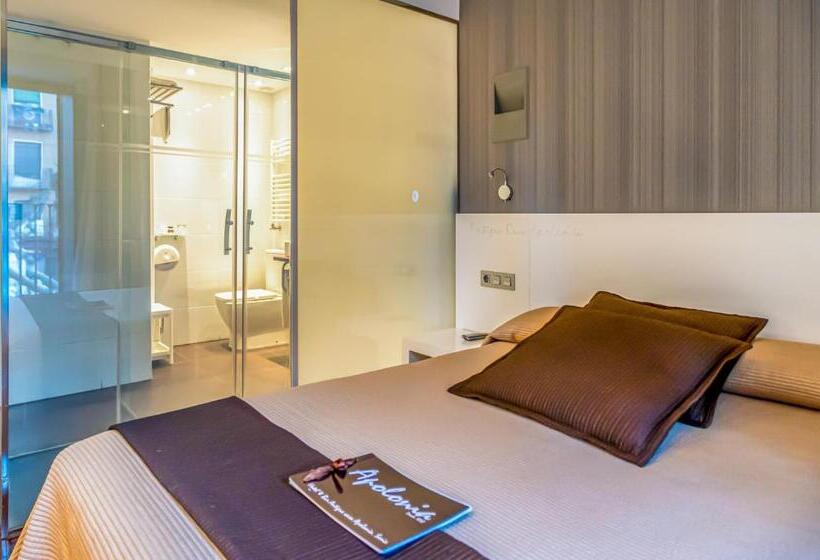 经济房, Apolonia Soria