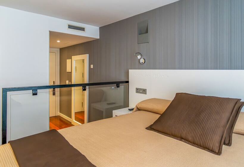 标准间, Apolonia Soria