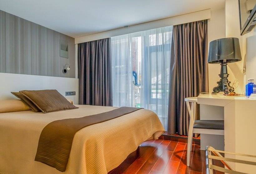 经济房, Apolonia Soria