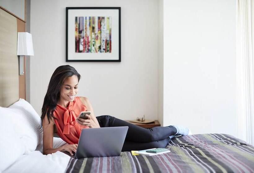 标准间, Boutique At Grand Central