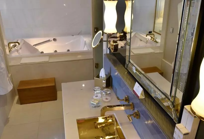 سوئیت با چشم‌انداز, Cvk Park Bosphorus Hotel Istanbul