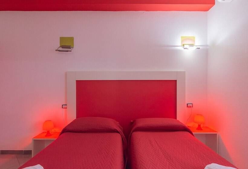 标准间, Delta Rooms