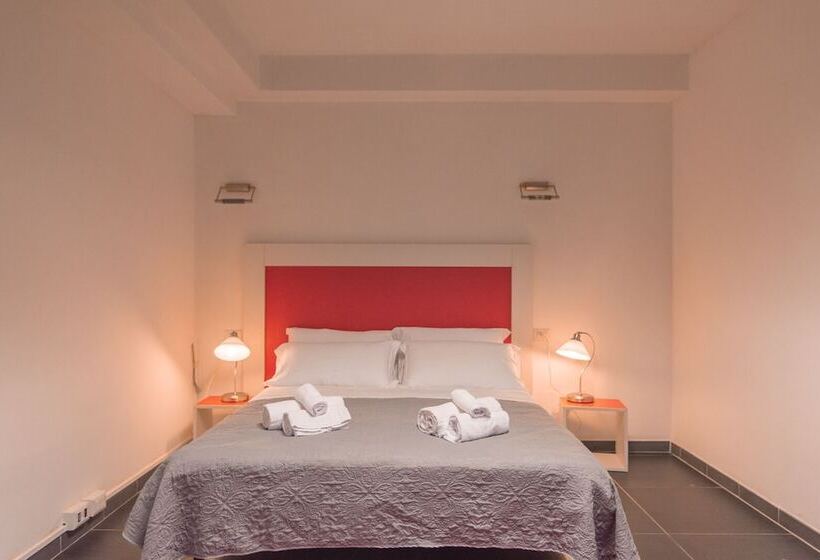 标准间, Delta Rooms