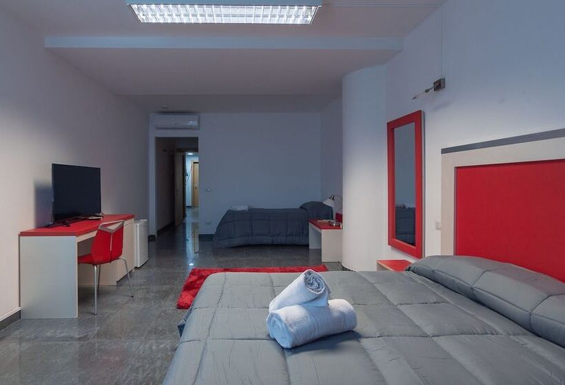 标准间, Delta Rooms