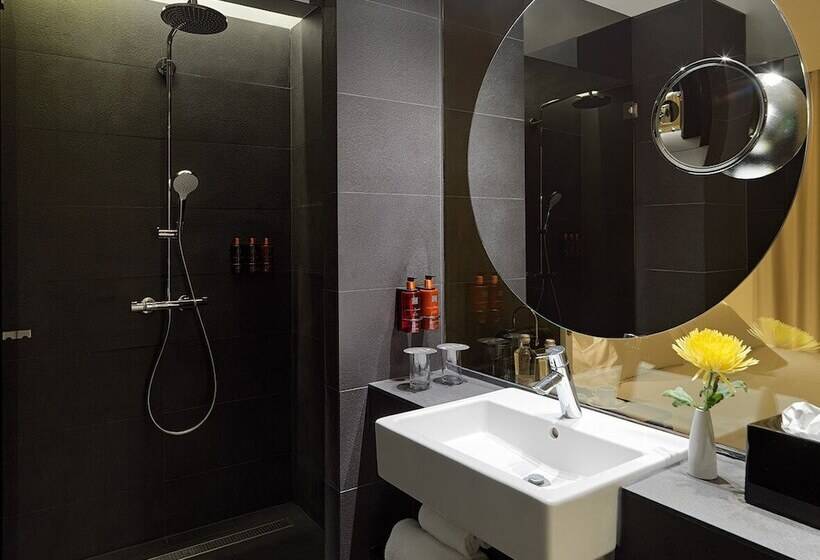 اتاق استاندارد با چشم‌انداز, H10 Port Vell 4* Sup