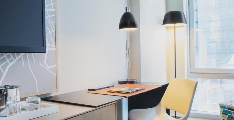 장애인을 위한 킹사이즈 침대 스탠다드 룸, Hyatt Centric Times Square New York