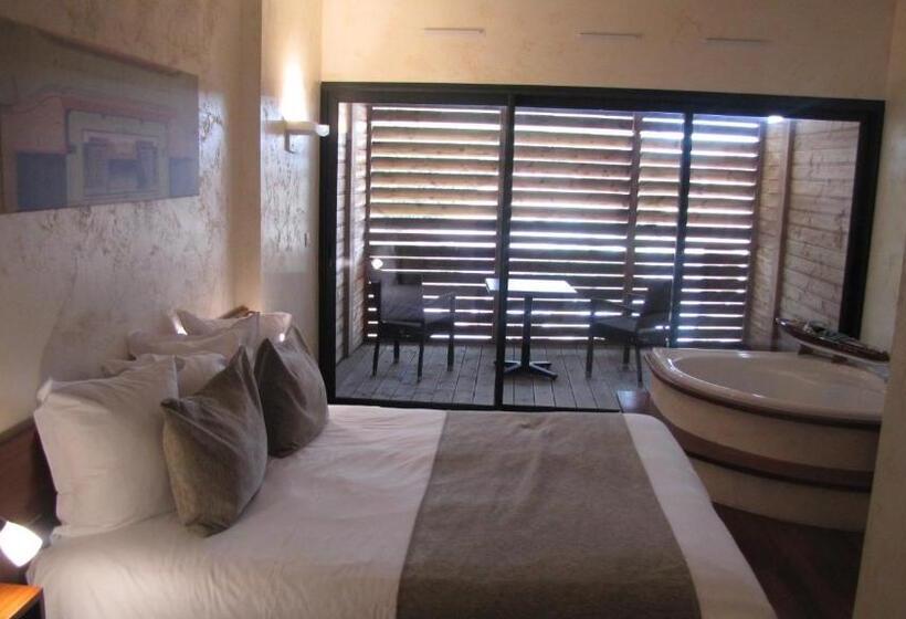 자쿠지 스위트, Ile Du Gua Suites