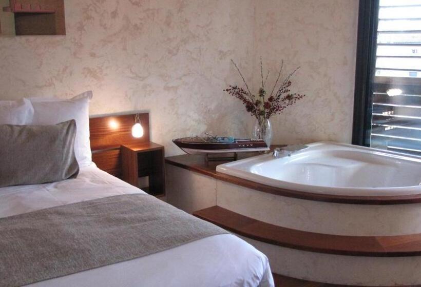 자쿠지 스위트, Ile Du Gua Suites