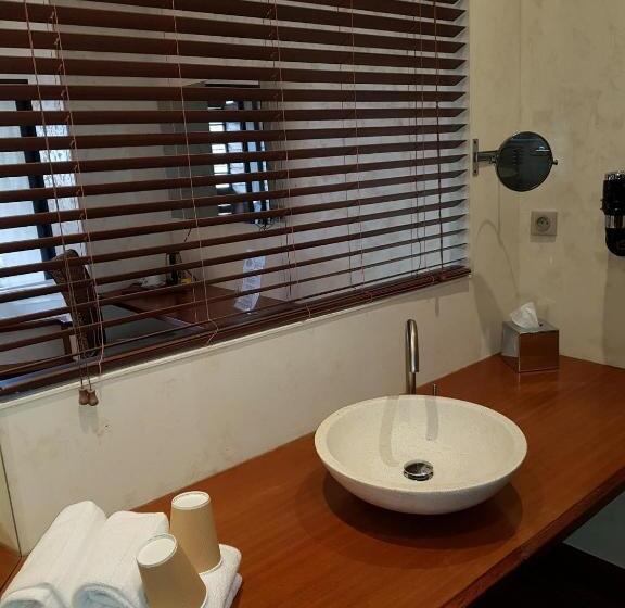 جناح مزود بجاكوزى, Ile Du Gua Suites